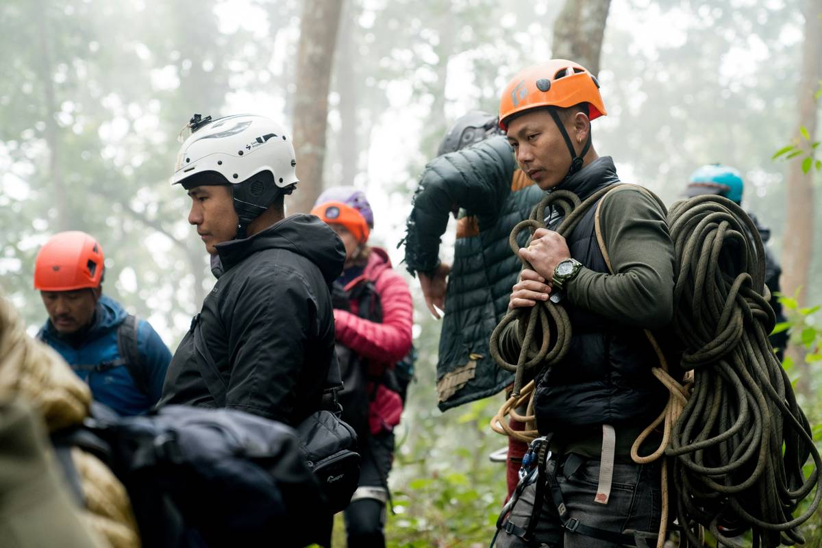 Mastering Active Cam Removal Techniques: A Climber’s Guide to Safely Retrieving Tricams