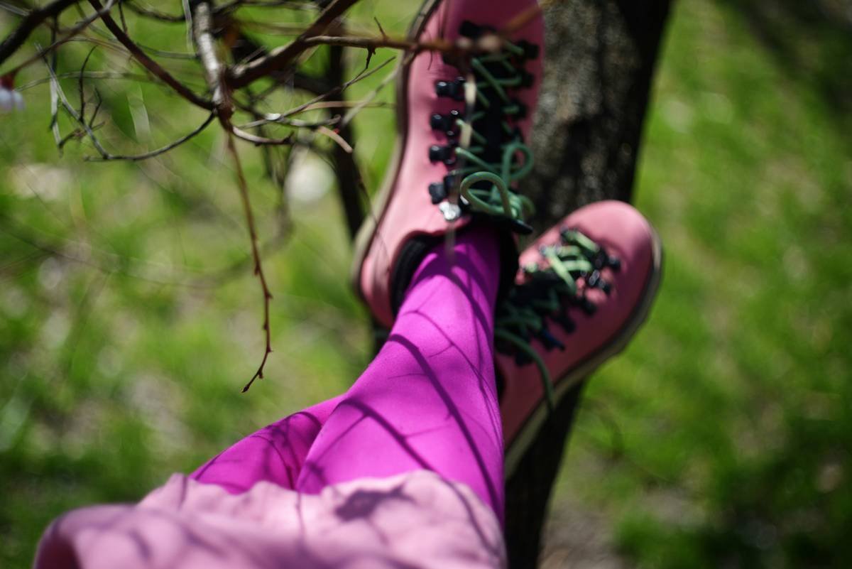 Side-by-side comparison showing differences between tree climbing saddle vs rock harness, arborist rope vs climbing rope, and friction saver vs quickdraws